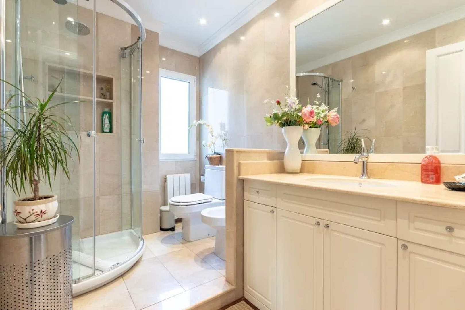 BILBAO BY THE SEA IV apartment by Aston Rentals