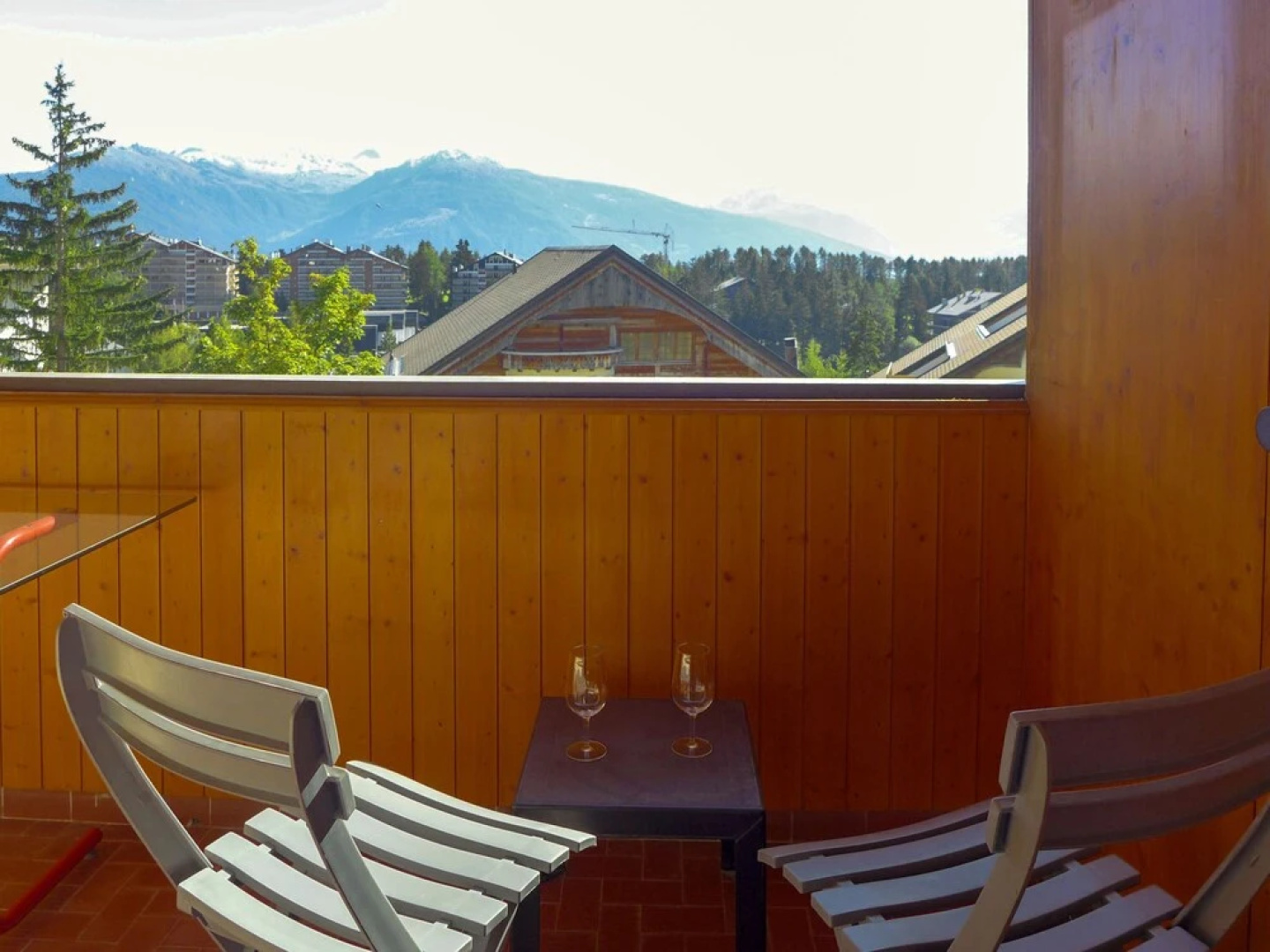 Eperon Lens in Lens With 1 Bedrooms and 1 5 Bathrooms