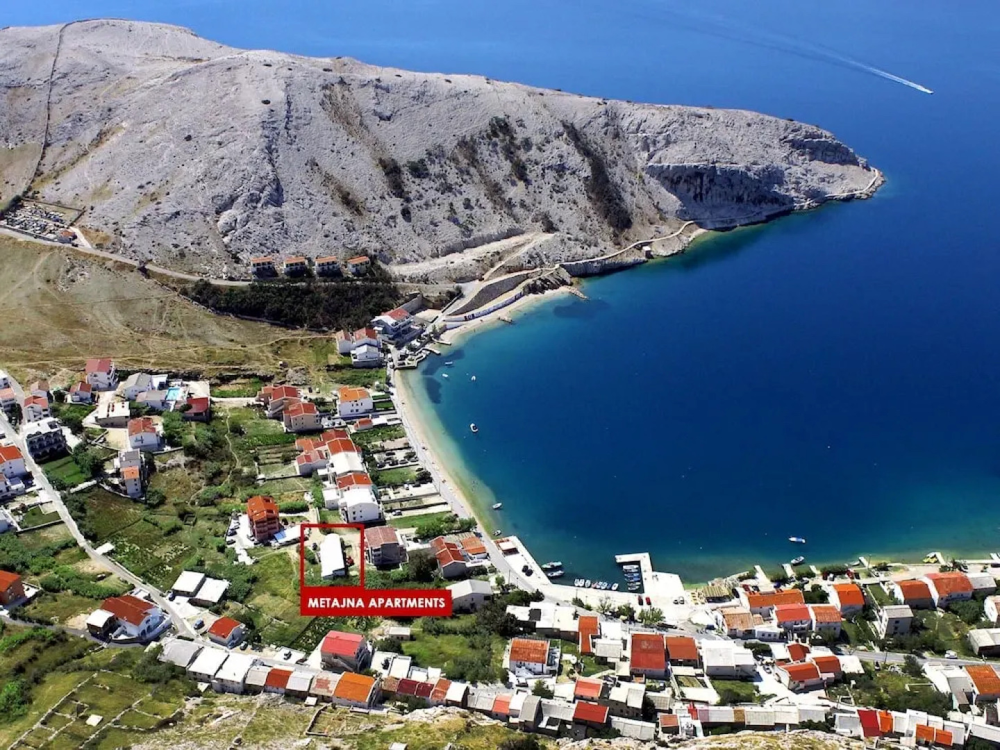 Quaint Holiday Home in Metajna With Terrace