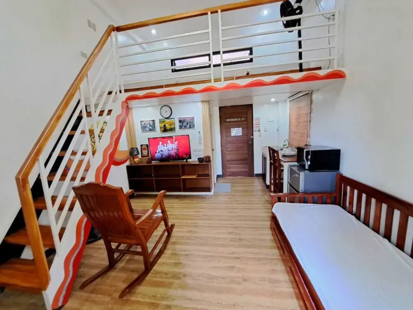 Govantes Guesthouse Loft Units