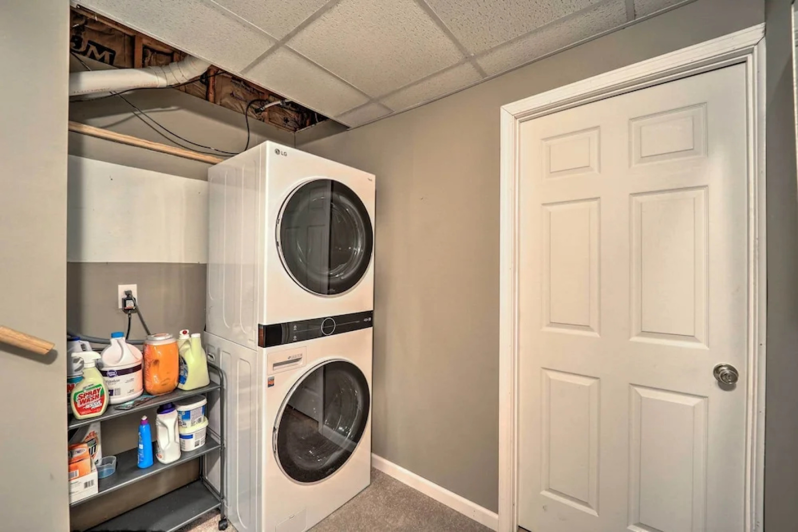 9 Mi to Sugar Mountain: Newland Cabin w/ Fire Pit!