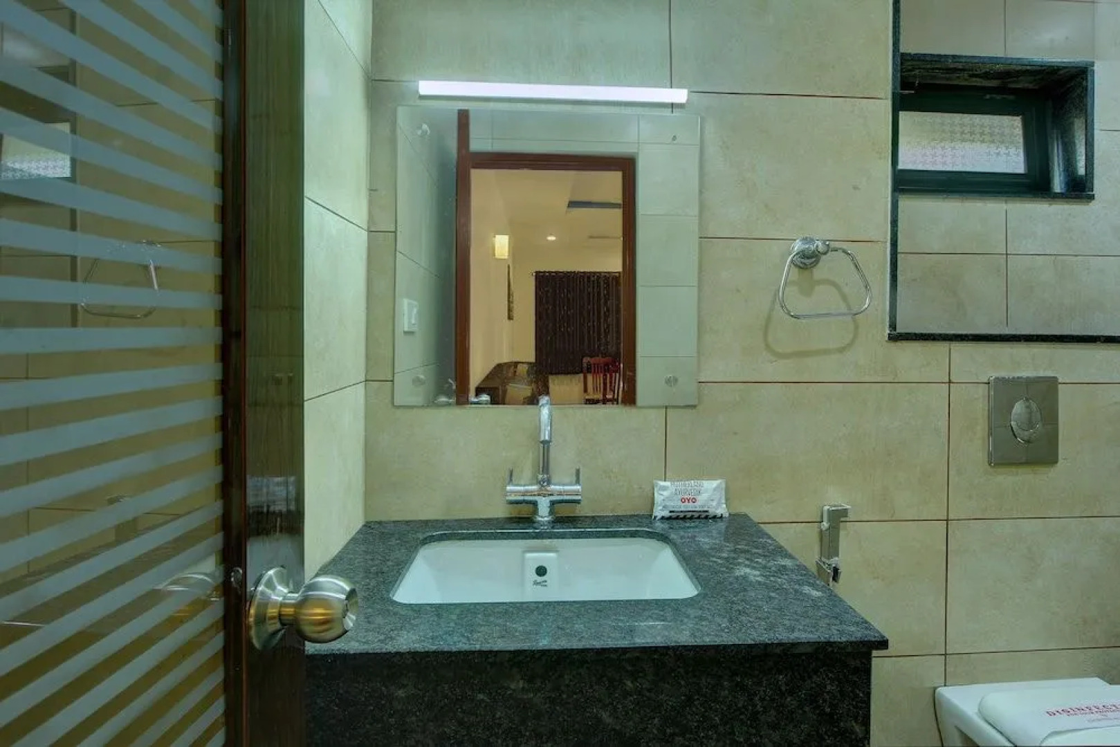 OYO 26743 Emirates Regency