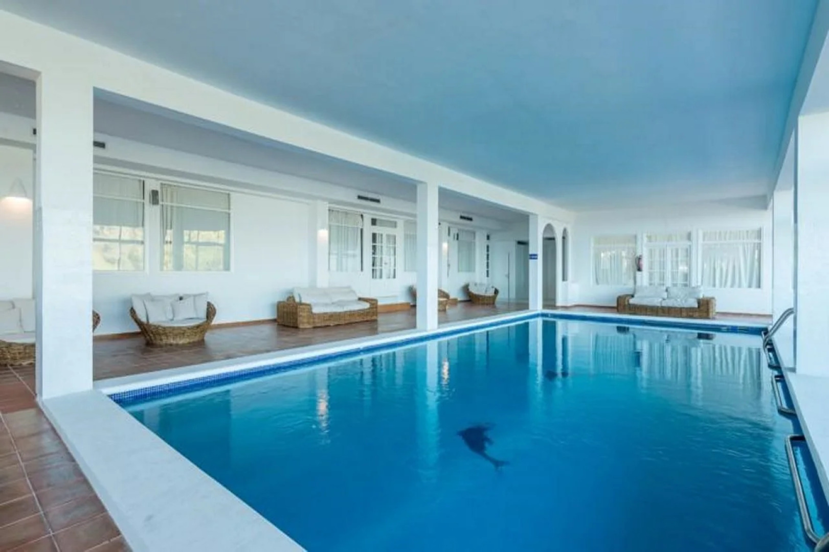 Victoria Sunset Suites Hotel