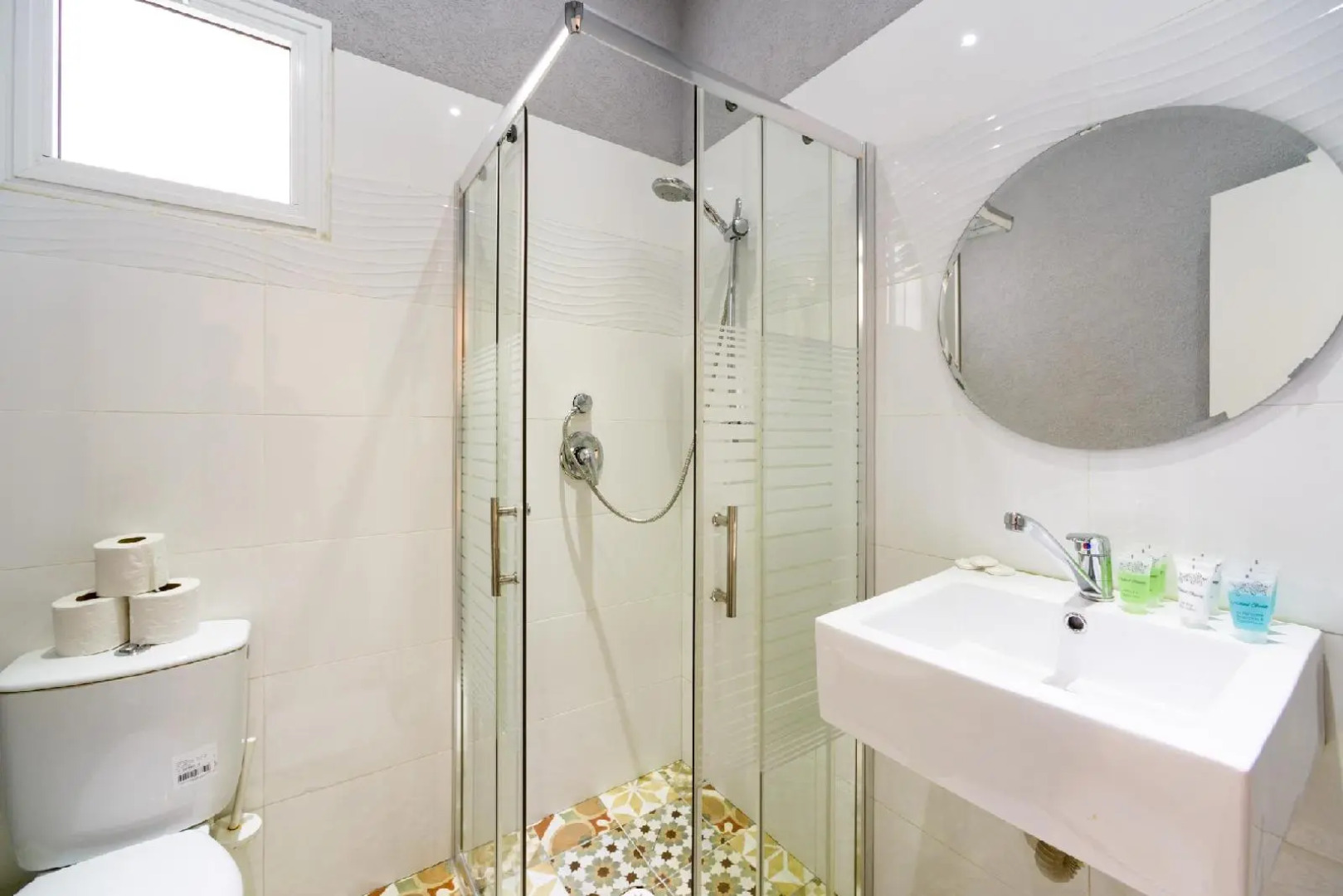 Crown Sea Apart hotel