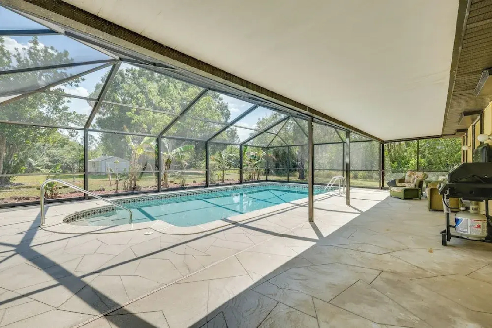 Saltwater Pool & Lanai: Lehigh Acres Escape!