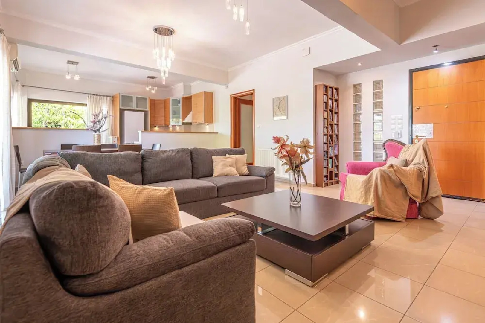 Phaedrus Living Moschato City Flat