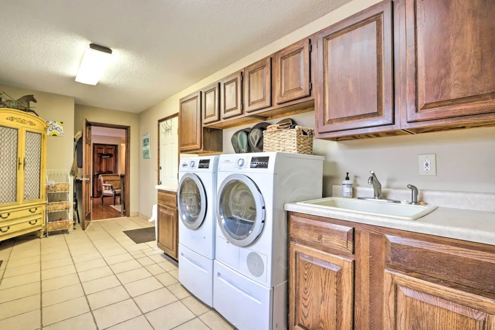 Spacious Home w/ Pond ~ 13 Mi to Columbia!