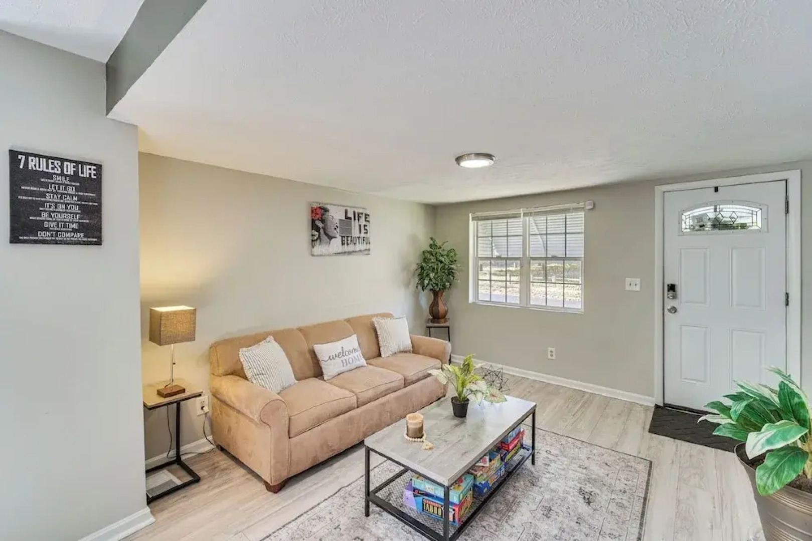 8 Mi to Dtwn: Cleveland Family Home