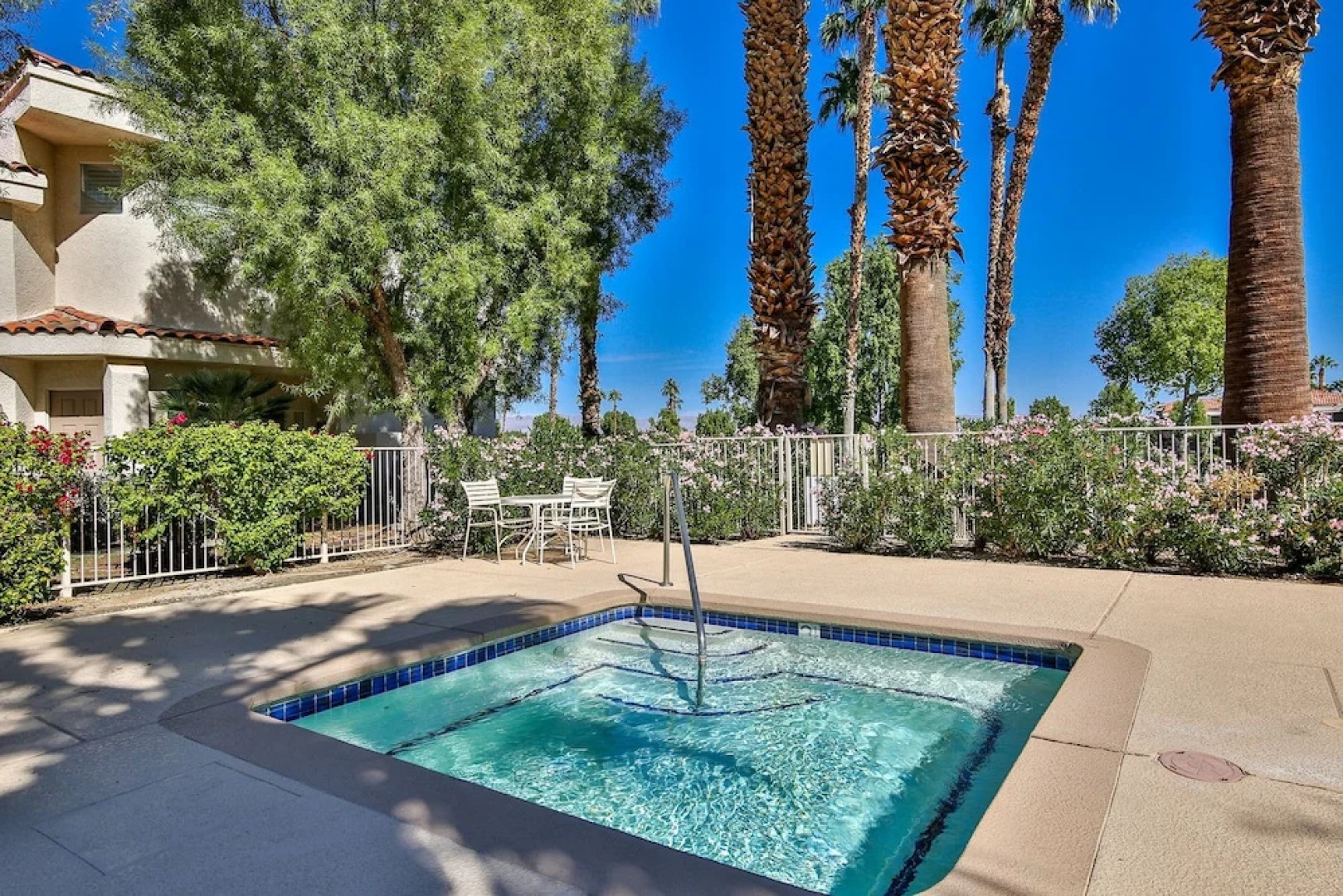 Golfers Paradise on the 5th Hole - Three Bedroom Condo