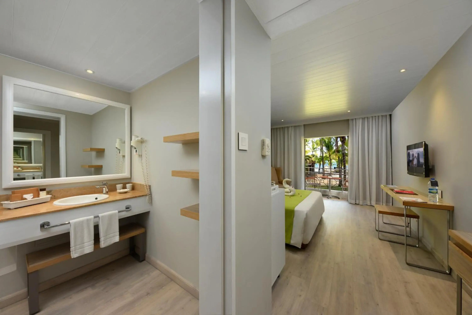 Mauricia Beachcomber Resort & Spa