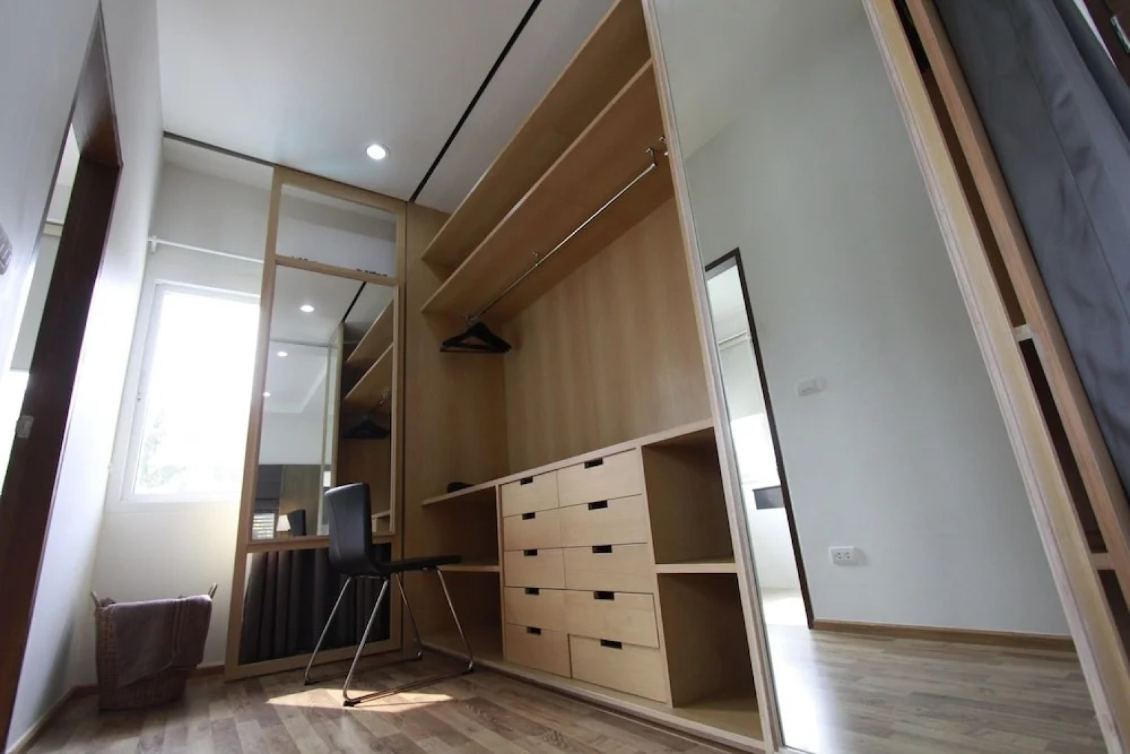 AnB Pool Villa 4BR Beachfront in Pattaya