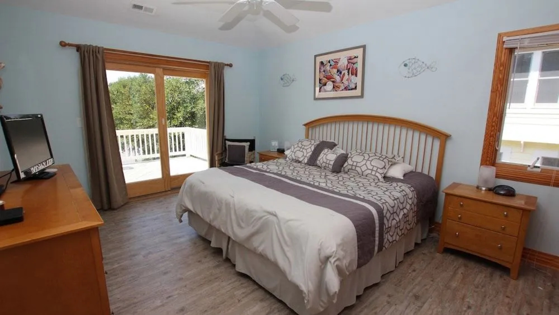 Sound and Color - 8 Br Home