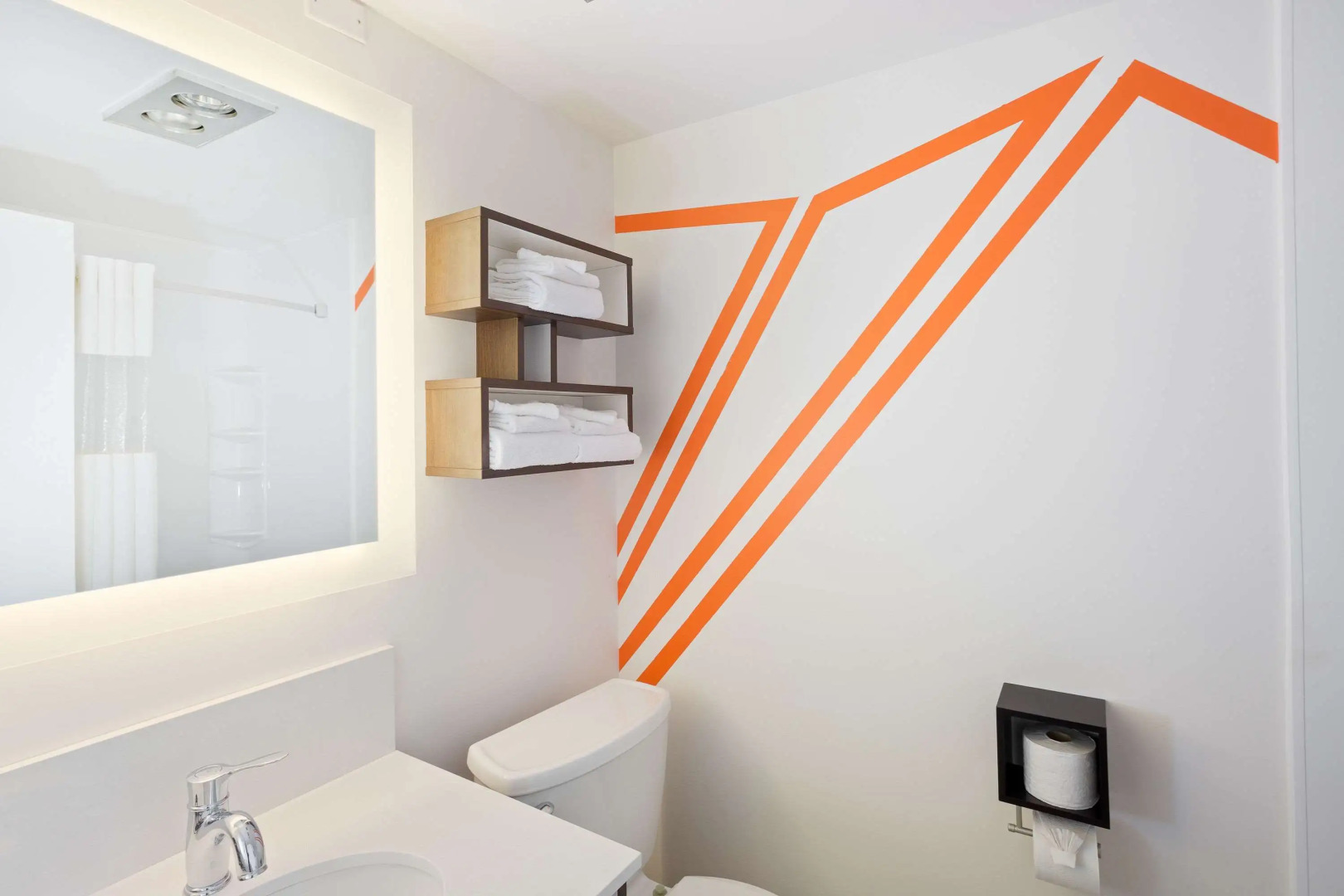 Howard Johnson Hotel by Wyndham Toms River