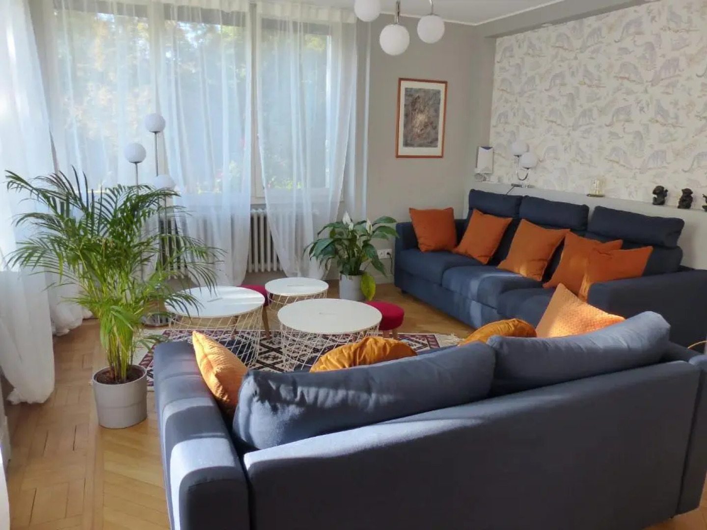 La Maison, 4 appartements 3 étoiles climatisés au centre ville avec jardin proche du Parc et des Thermes