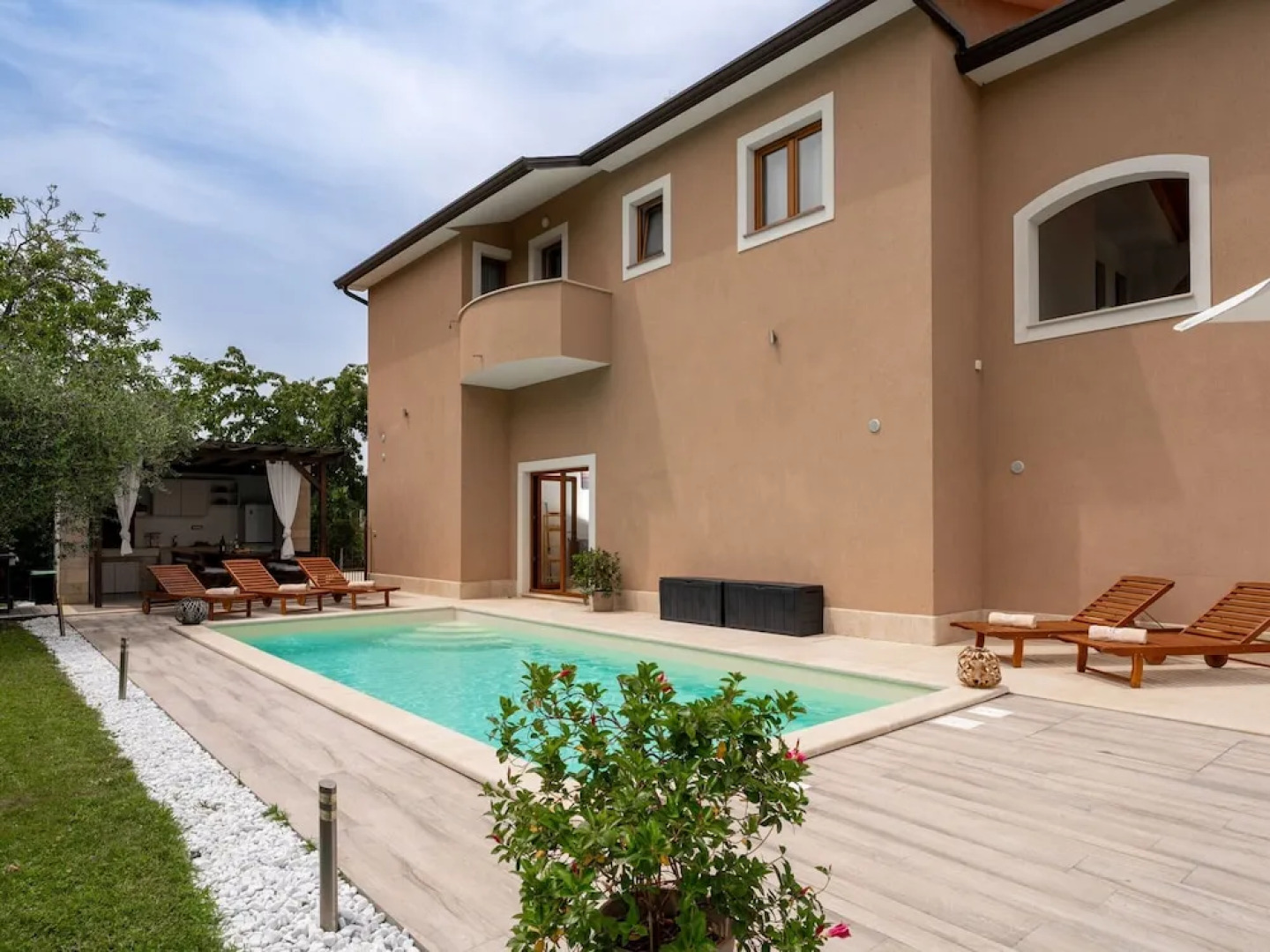 Splendid Villa in Vižinada with Hot Tub