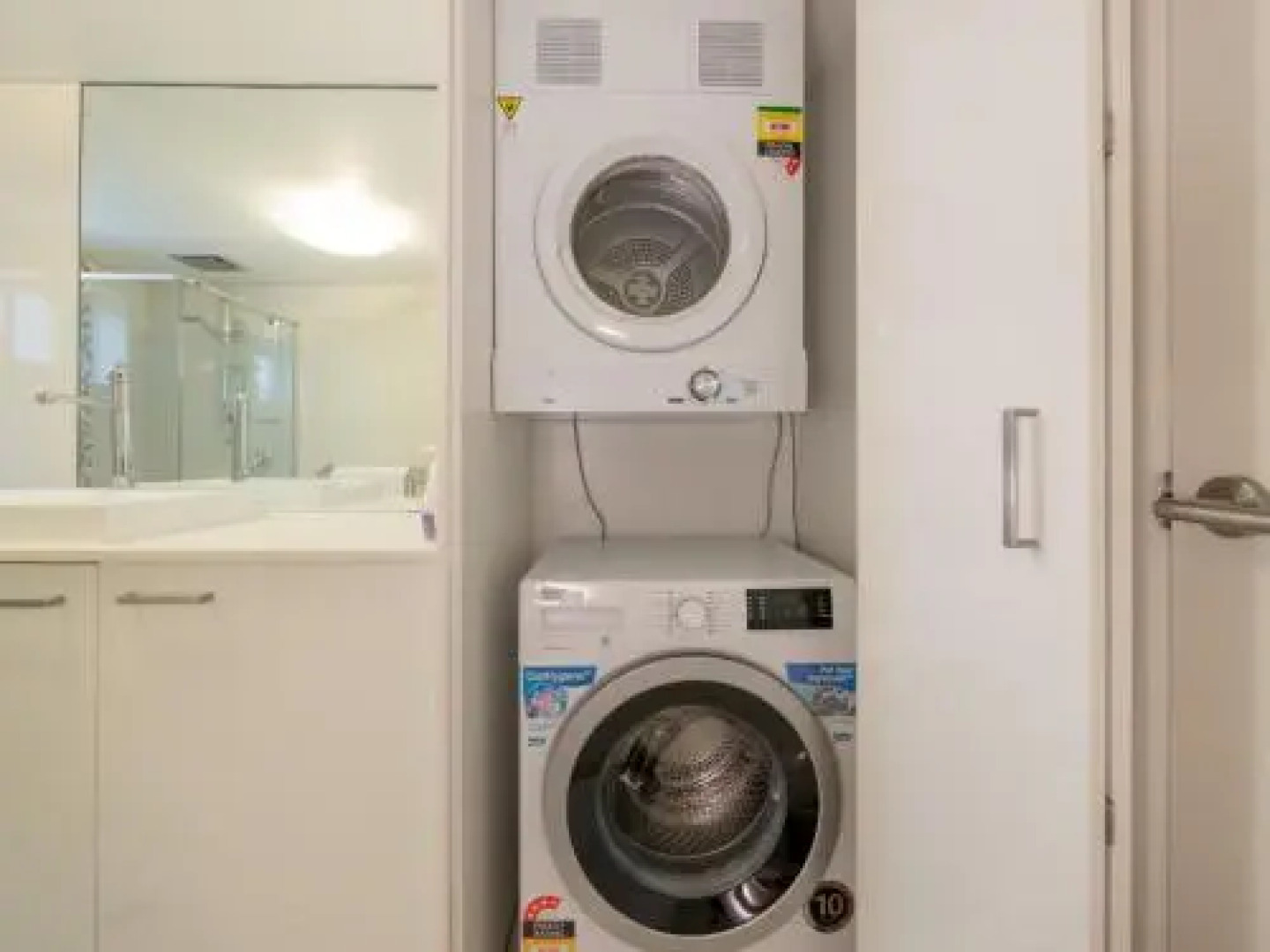 Pacific Towers Unit 4, 19 Ormonde Tce Kings Beach