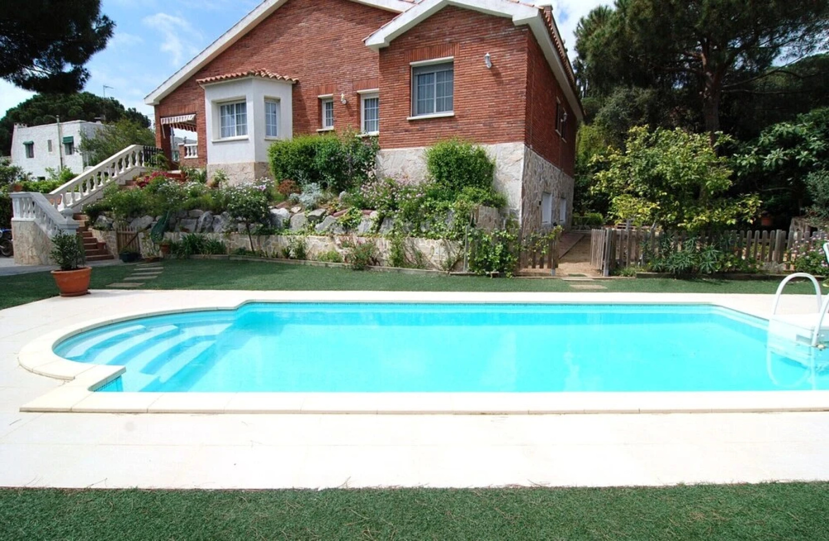 HomeHolidaysRentals Gema