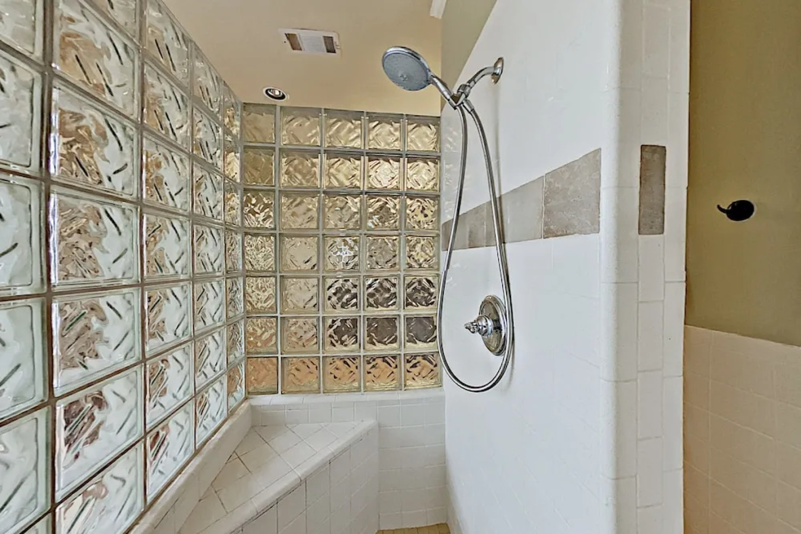 Sacred Vista: Opulent Hill Country With Pool 5 Bedroom Home