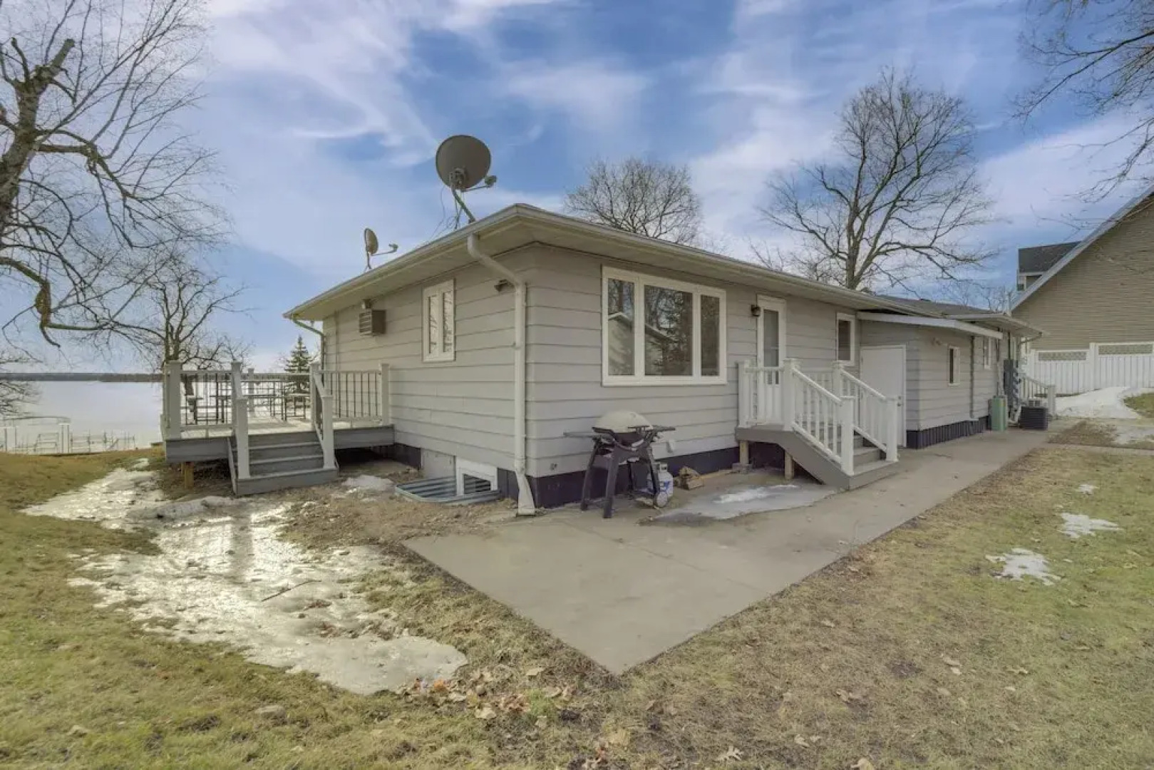 Fire Pit, Waterfront + Boat Dock: Detroit Lake Gem