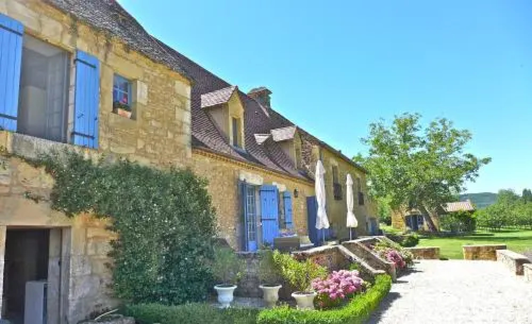 Par la Riviere (Adults Only)