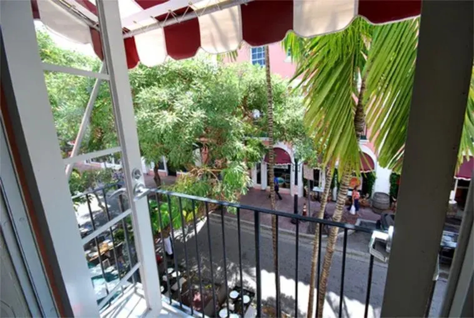 Espanola Way Suites