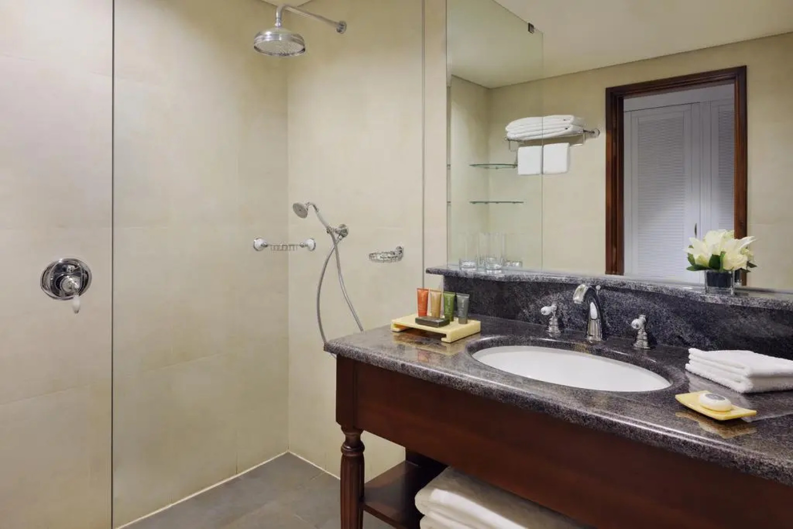 Mövenpick Al Bida'a Apartment