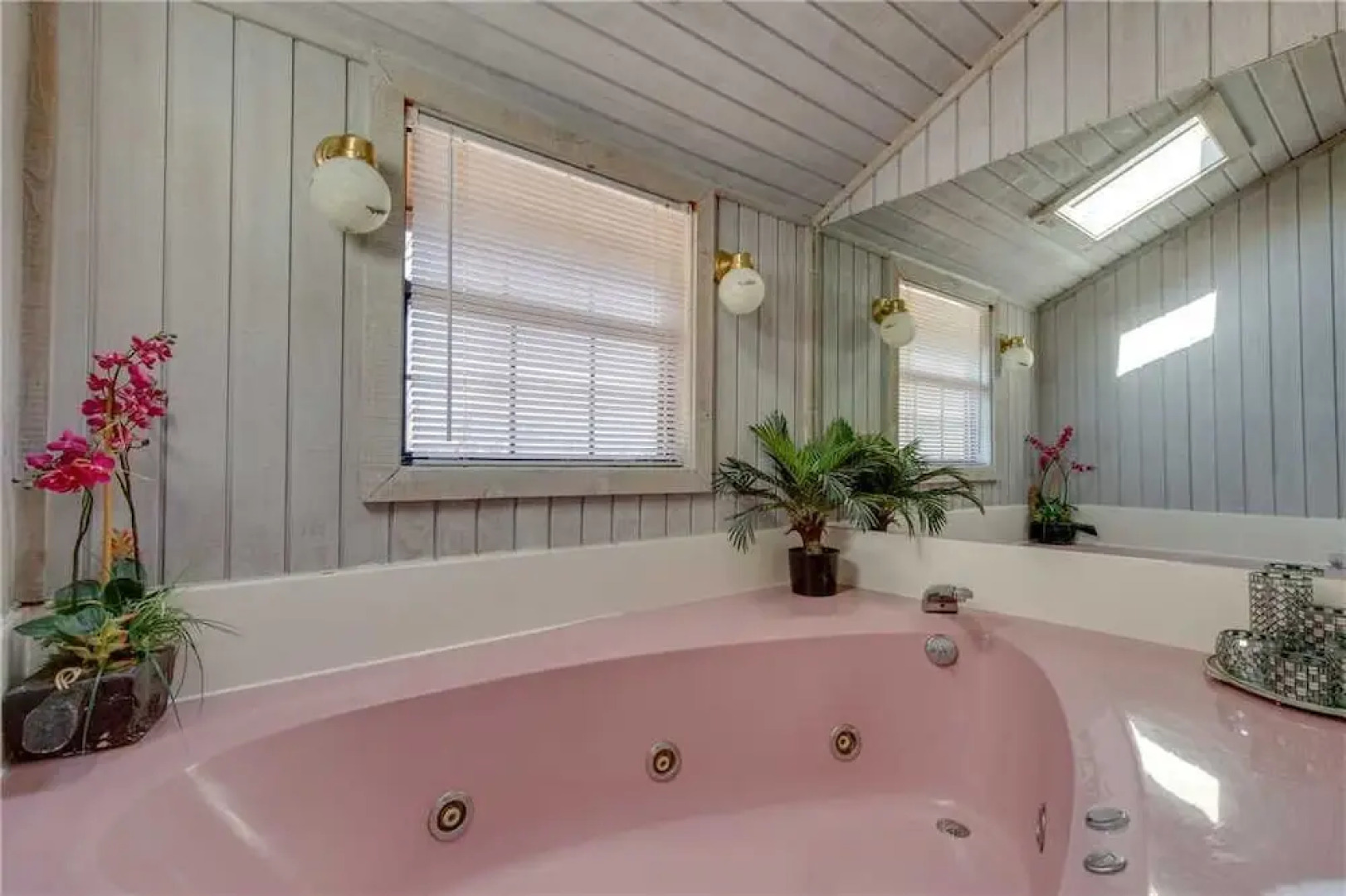 Smoky Mountain Dreams - Three Bedroom Cabin