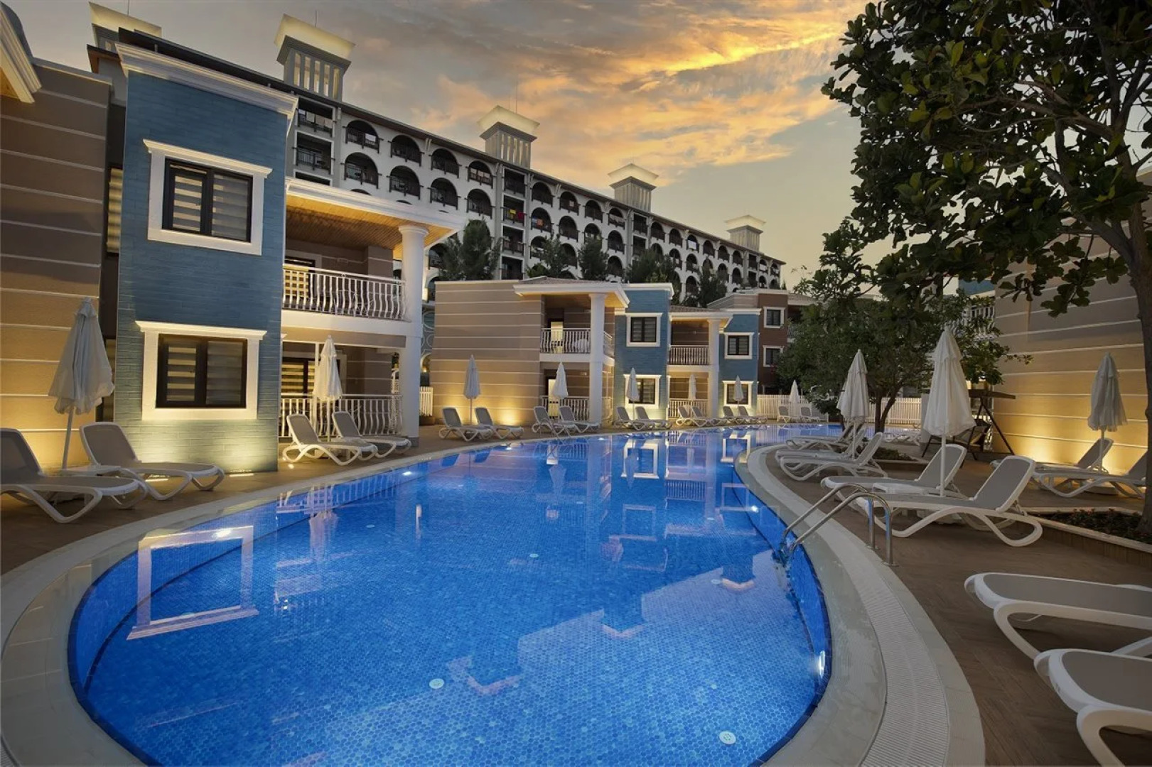 Quattro Beach Spa & Resort Hotel