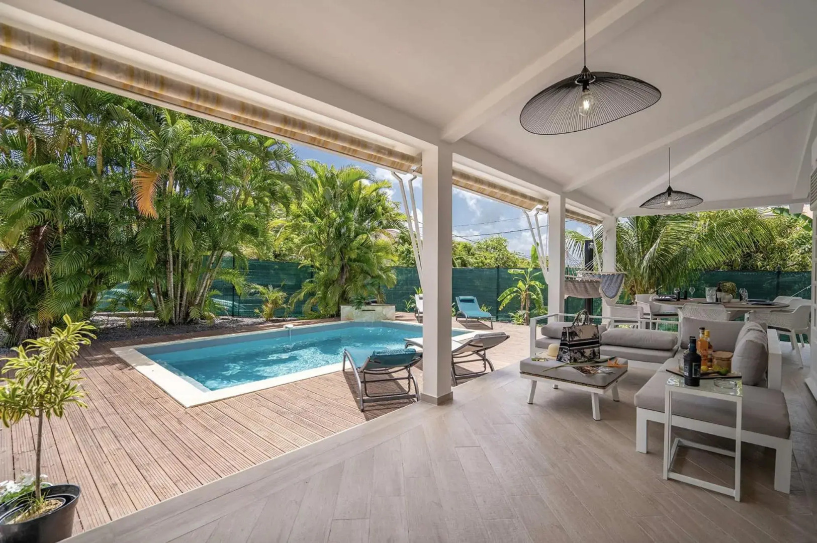 Villa Belvi 3ch, déco moderne, piscine chauffée, plage à 10min