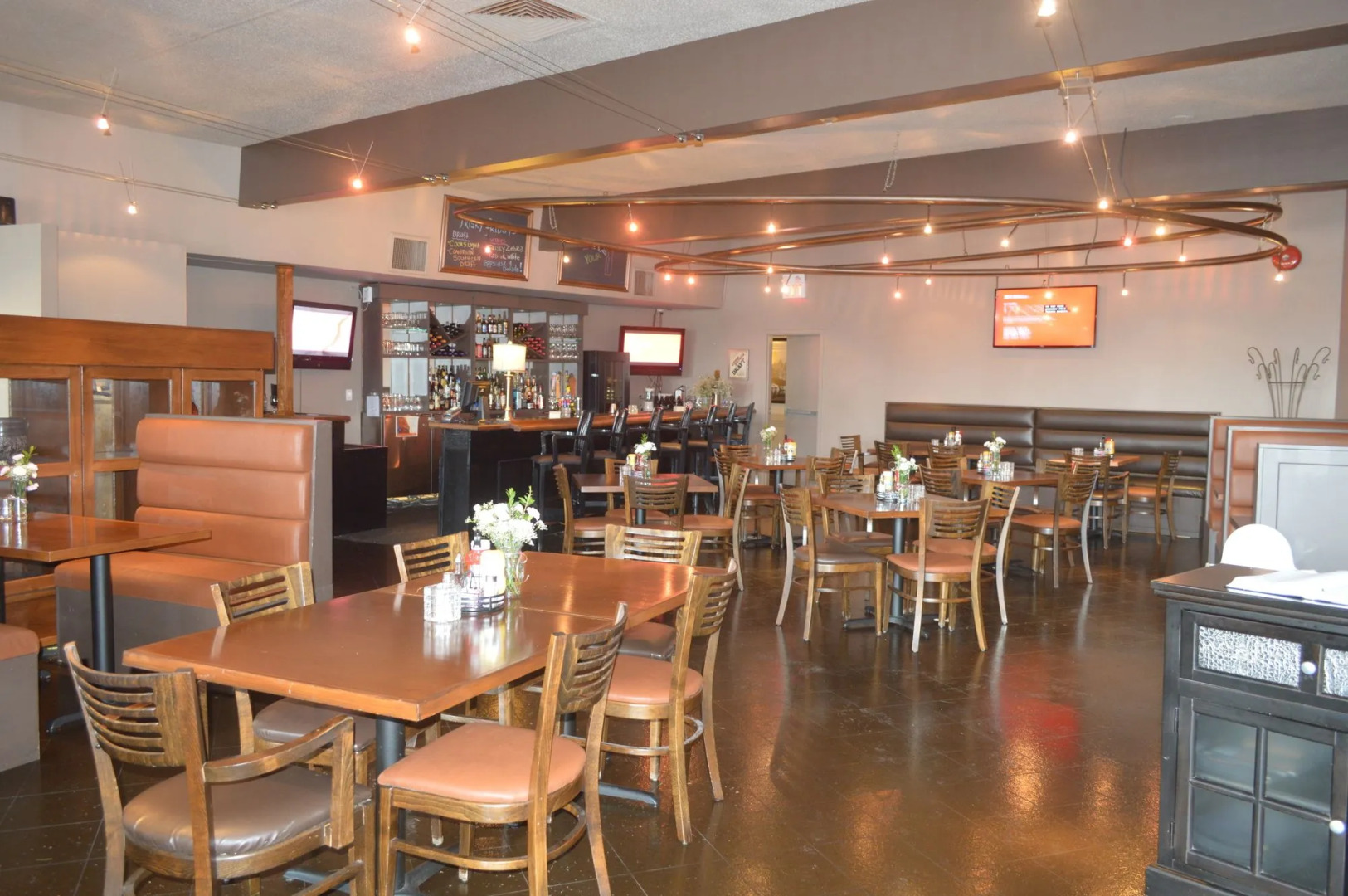 Village Inn & Suites