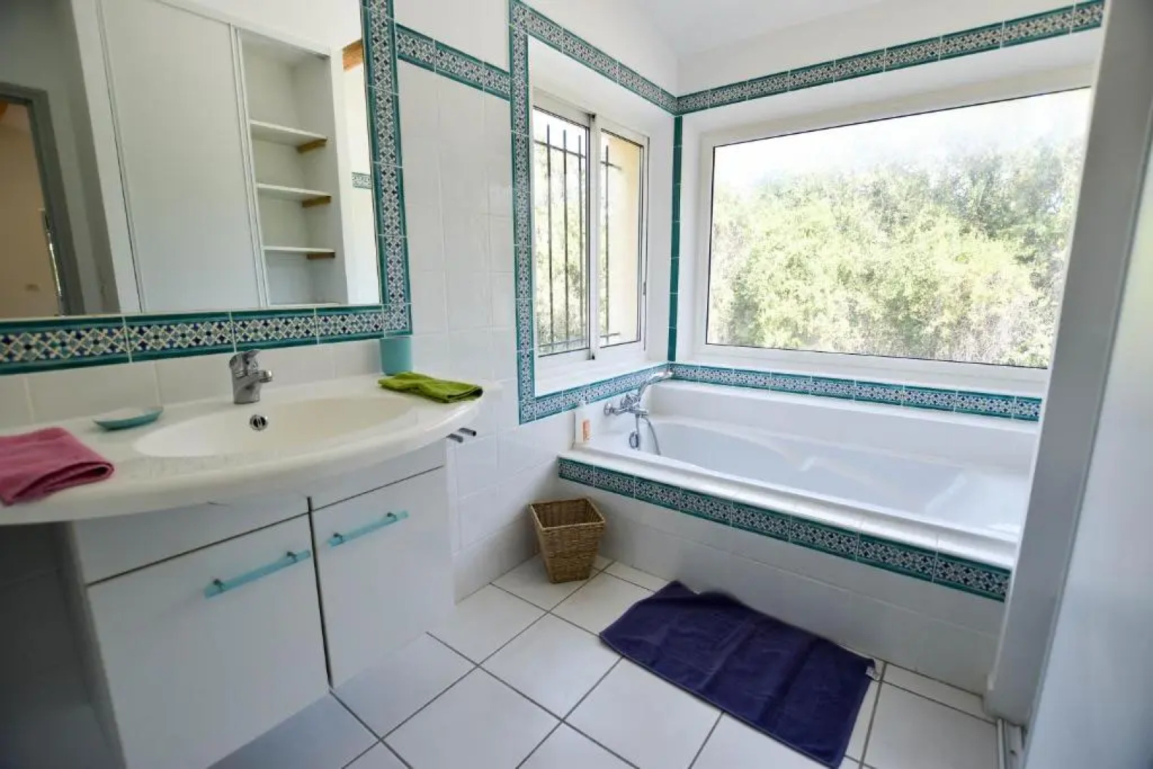 Villa 4 chambres Spa Sauna Piscine chaufée boulodrome LA BASTIDE DE LUSON