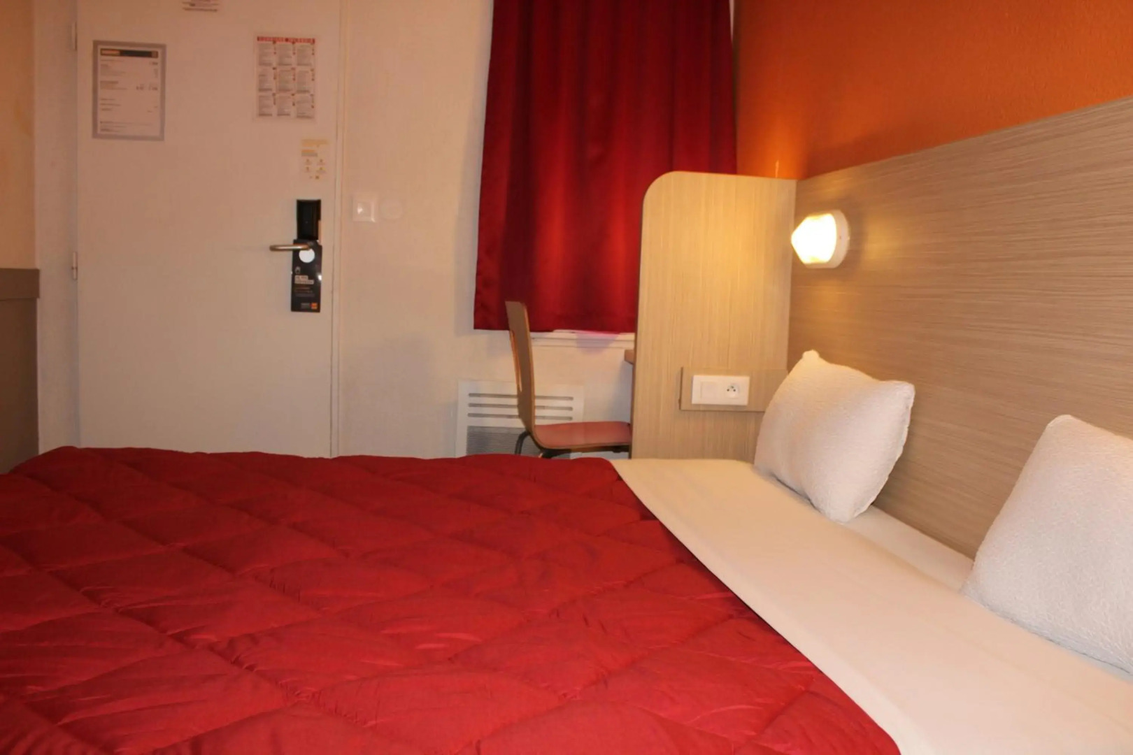 Hotel Première Classe Saint Quentin En Yvelines - Elancourt