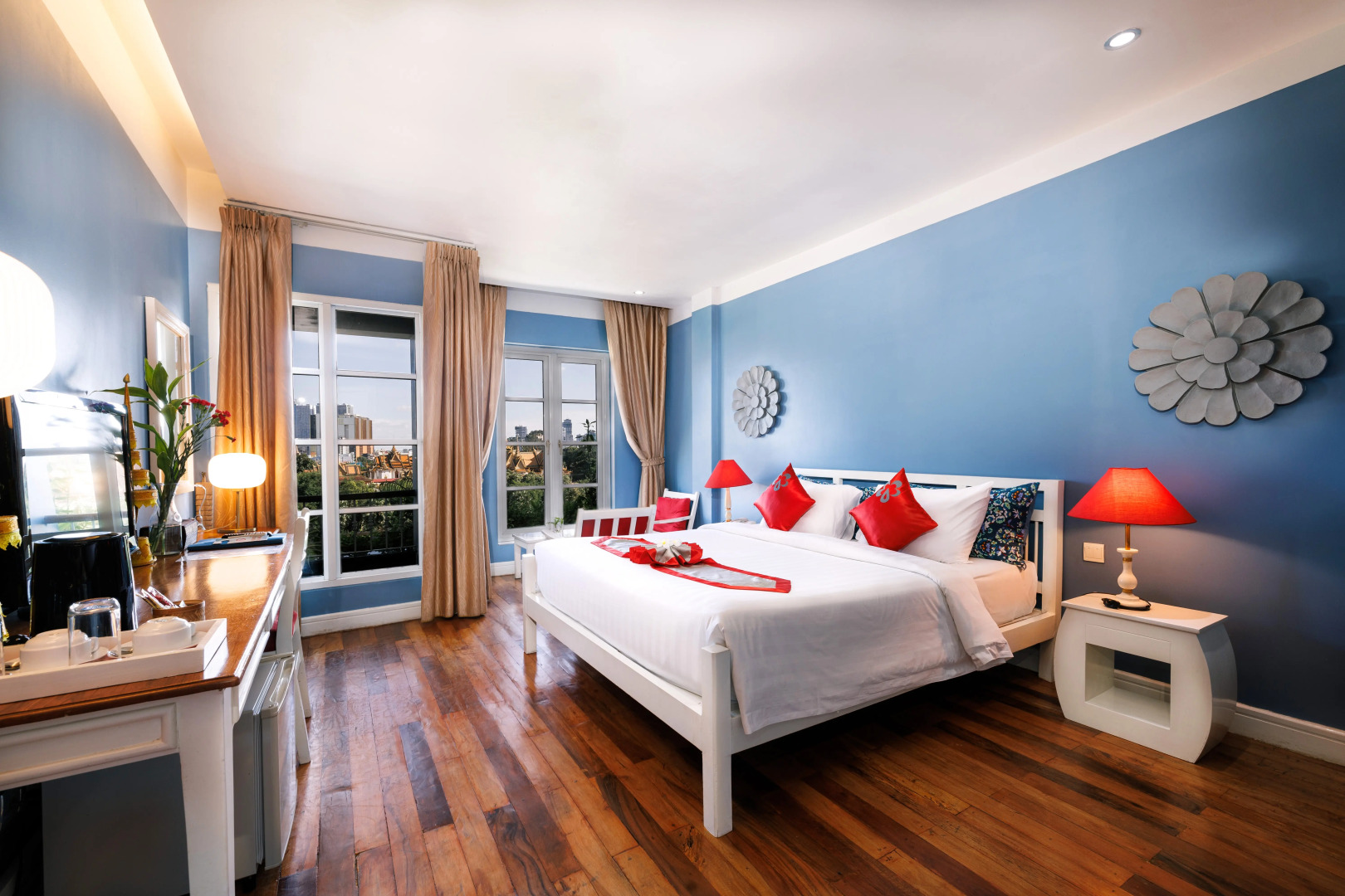 Frangipani Royal Palace Hotel