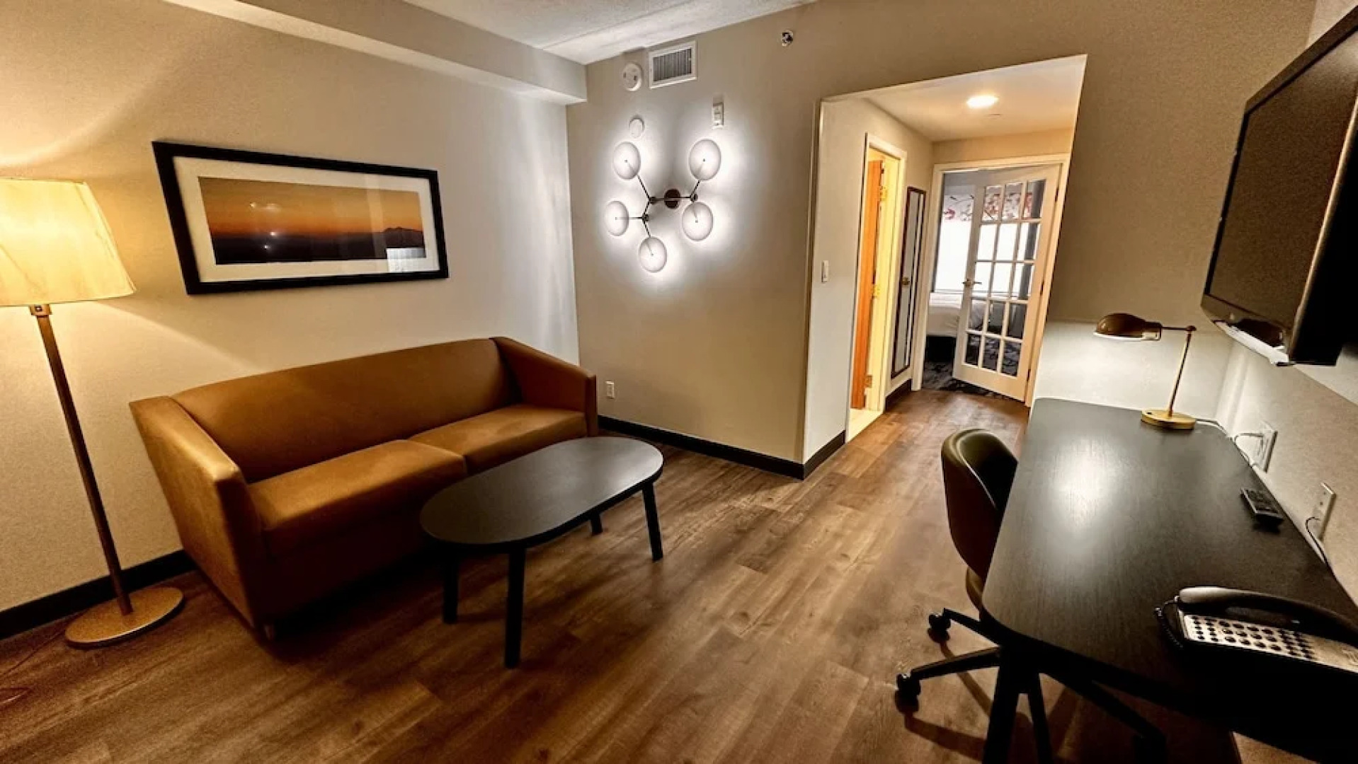 Newmarket Hotel & Suites