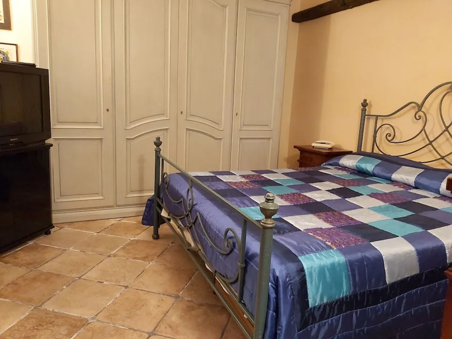 Lavish Holiday Home in Napoli With Swimming Pool