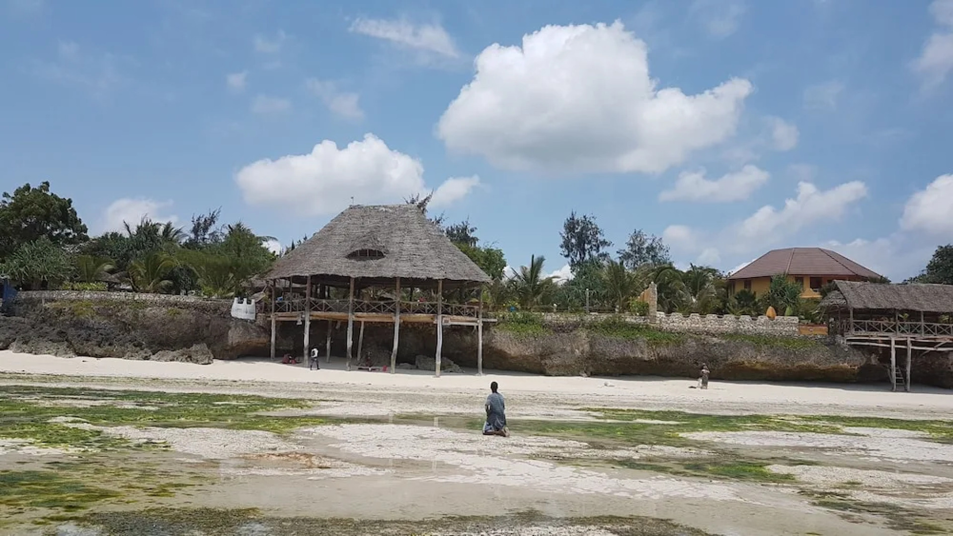 Queen of Sheba Beach Lodge