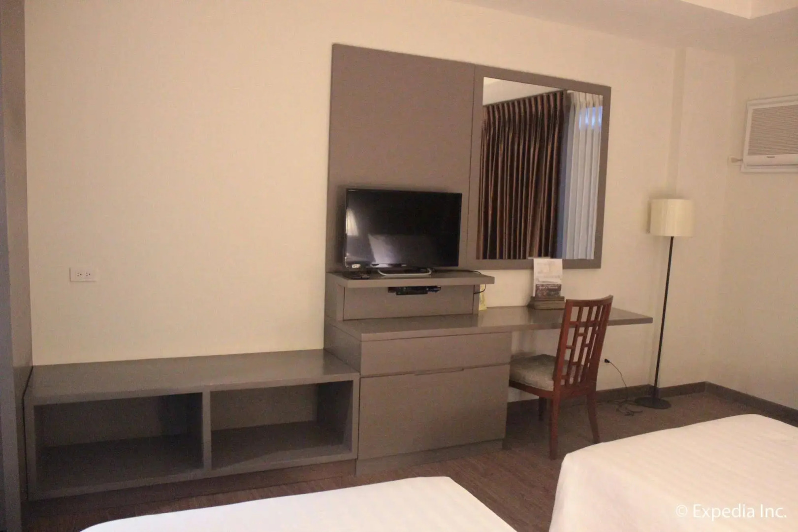 Rivermount Hotel And Resort