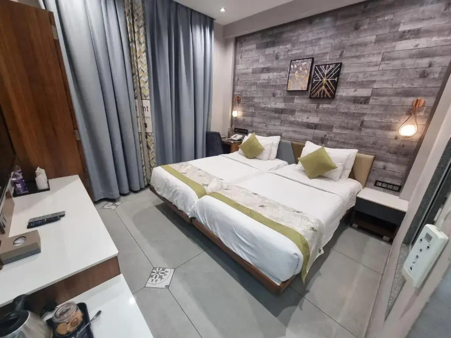 RG Exclusive Hotel-Akola