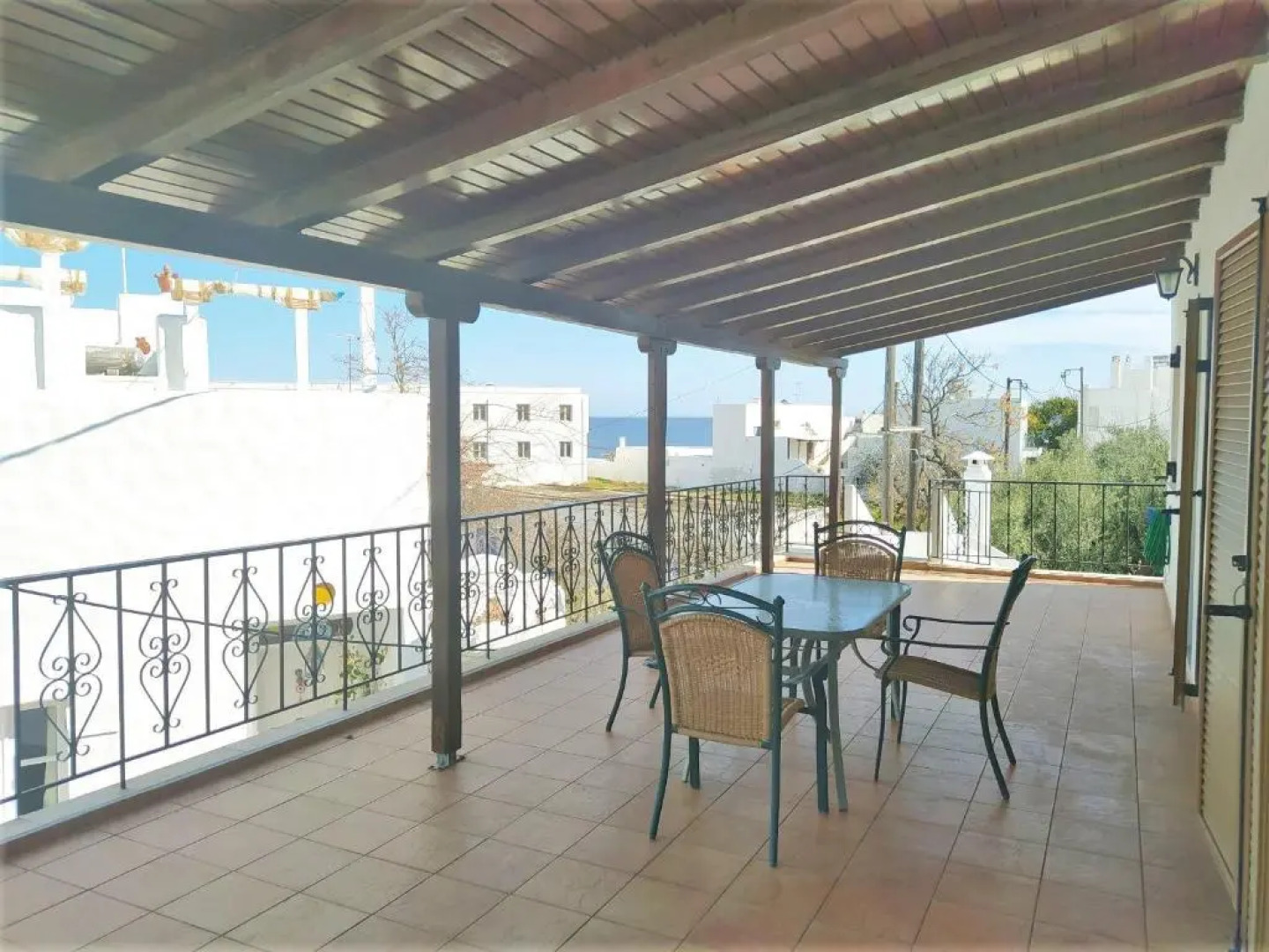 ALEXANDRA, 1 min walk to Magazia beach