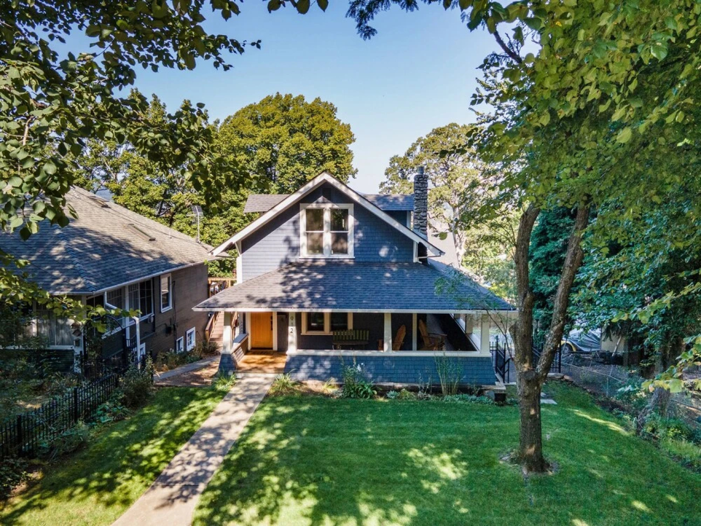 Ava's Castle 2 Bedroom Home by Redawning