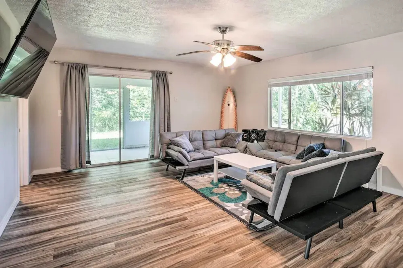 Sunny Pahoa Retreat: Snorkel, Hike & Shop!