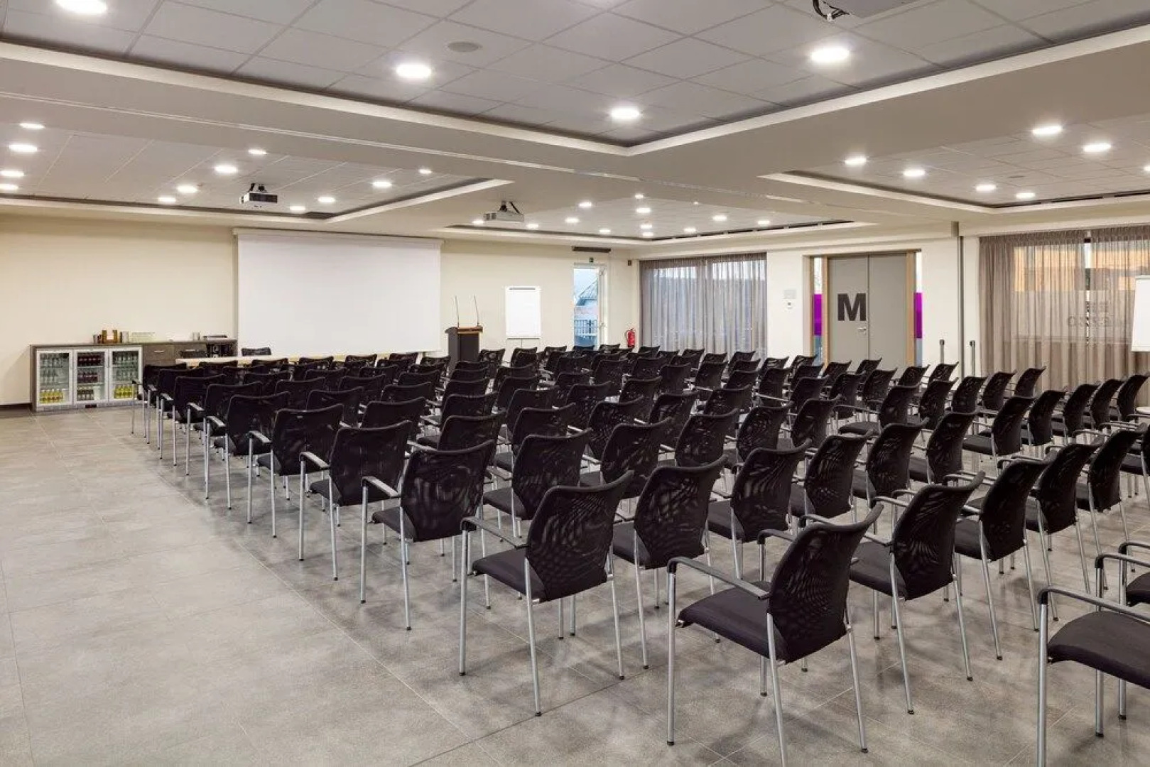 Mezzo Hotel & Business