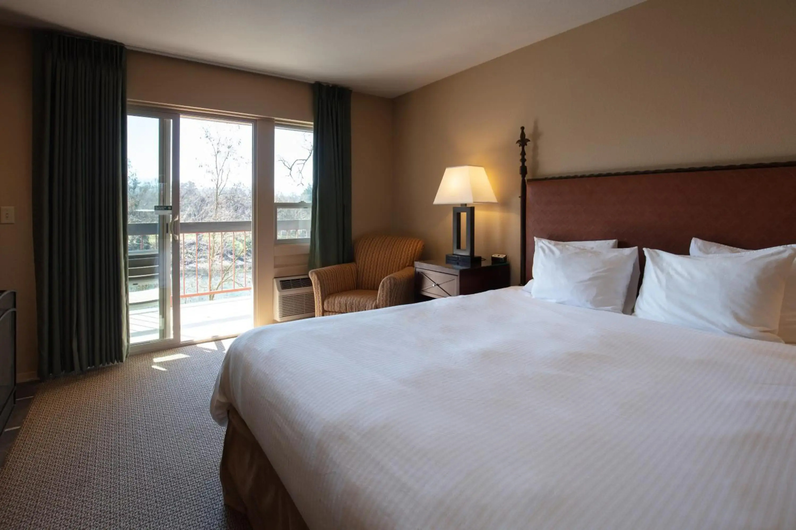 Riverside Inn