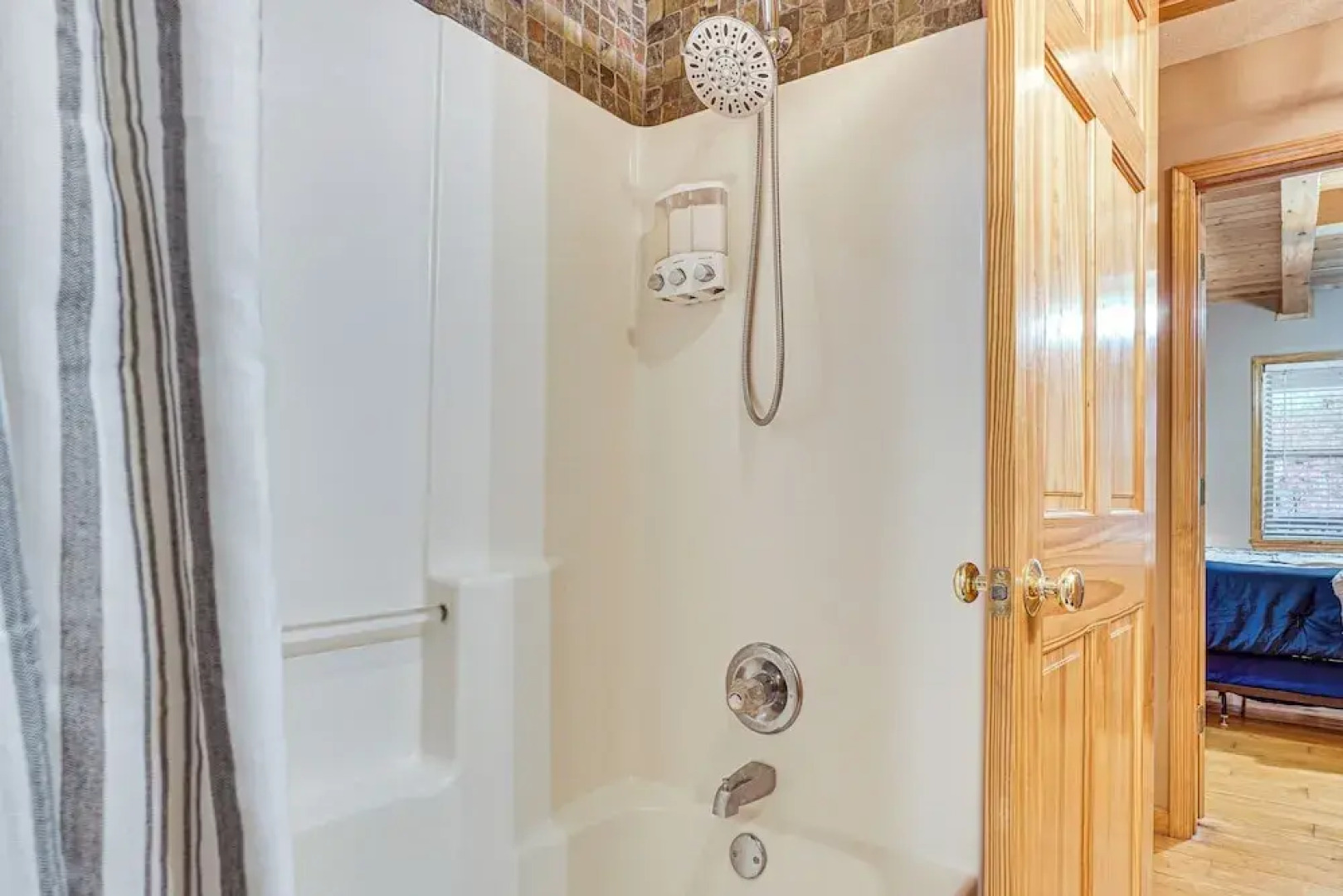 Spacious Home in Helen w/ Porch & Balcony!