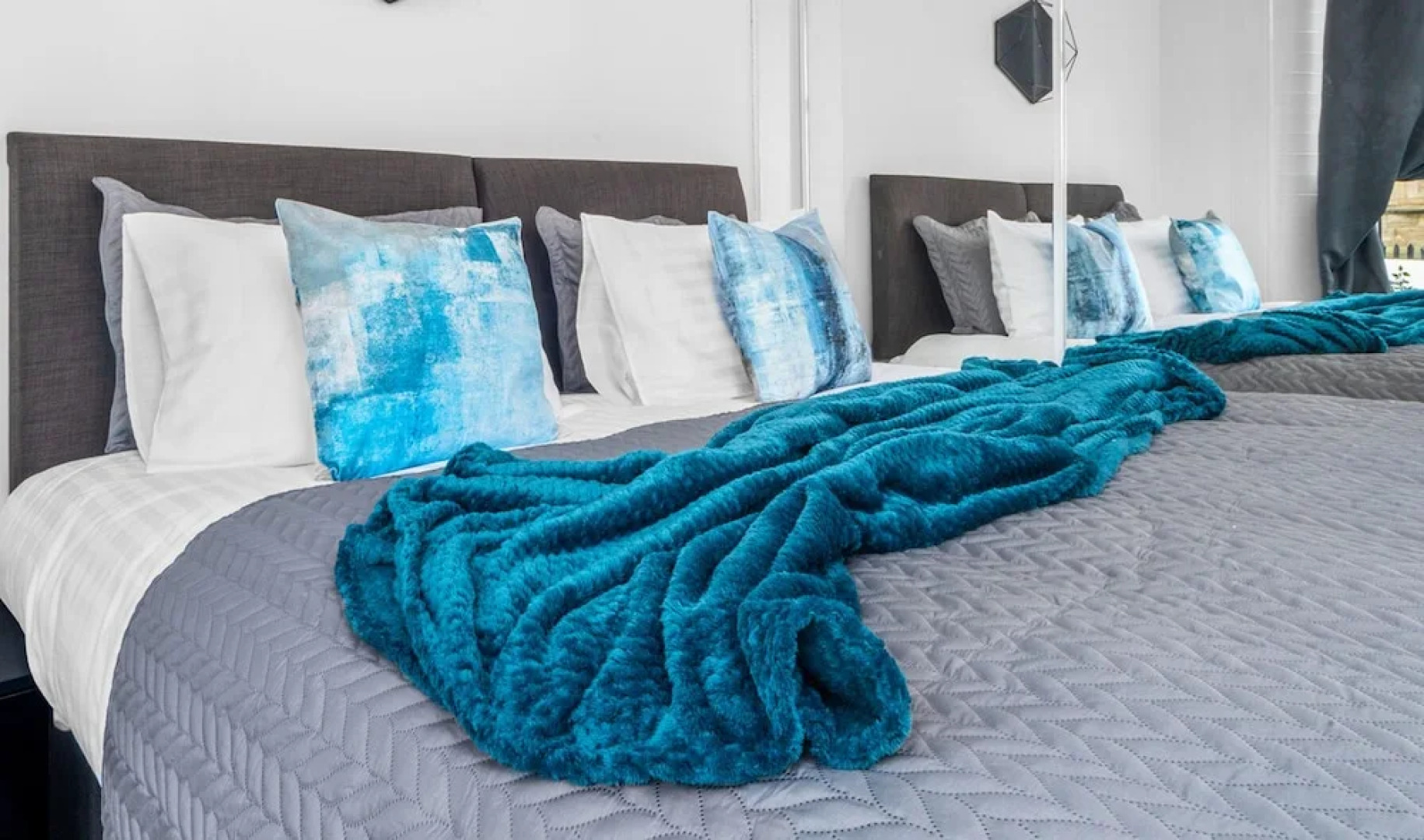 One Bedroom Apartment by Klass Living Serviced Accommodation Coatbridge - Garturk Apartment With Wifi  and Parking