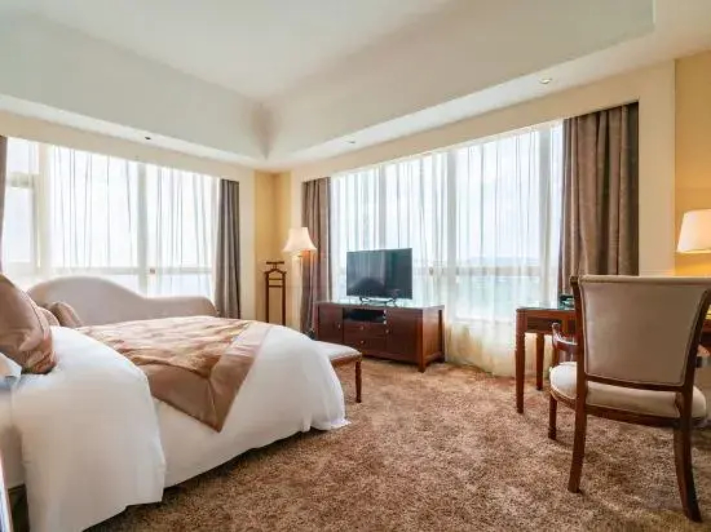 Agate City International Grand Hotel