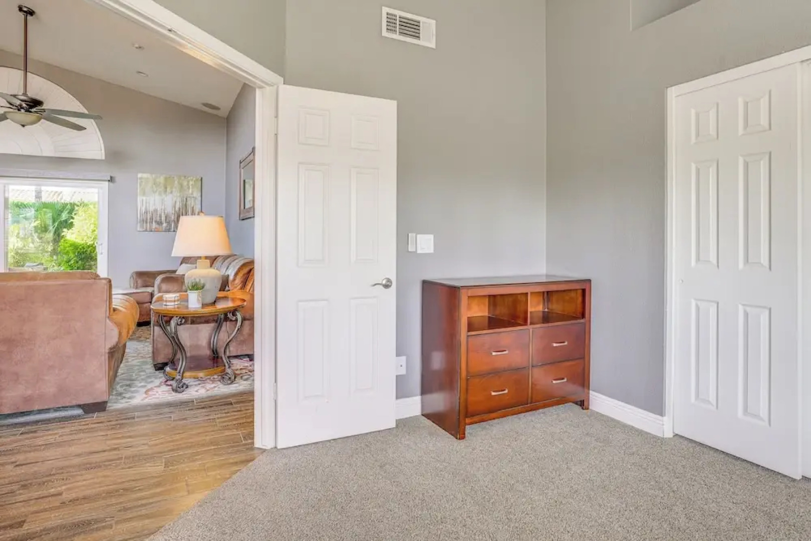 Saltwater Pool & Grill: Tempe Retreat!