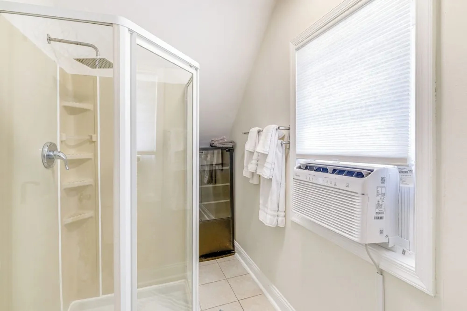 Rockville Home w/ Spacious Yard: 17 Mi to DC!