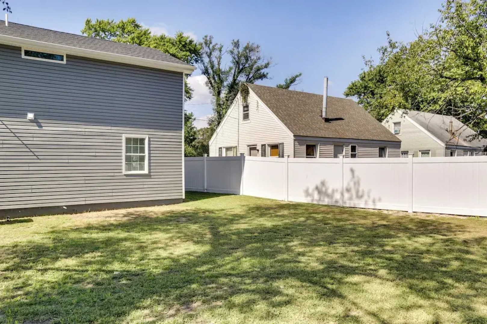 Updated Home - Walk to Salisbury University!