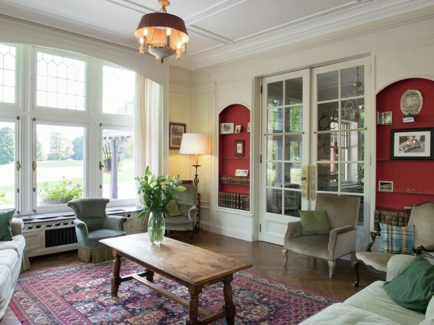 Vintage Castle in Jevoumont with Pool